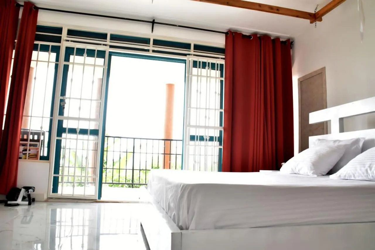 5 Bedroom Holiday Home In Kigo, Off Entebbe Expressway Kampala 0*,  Uganda