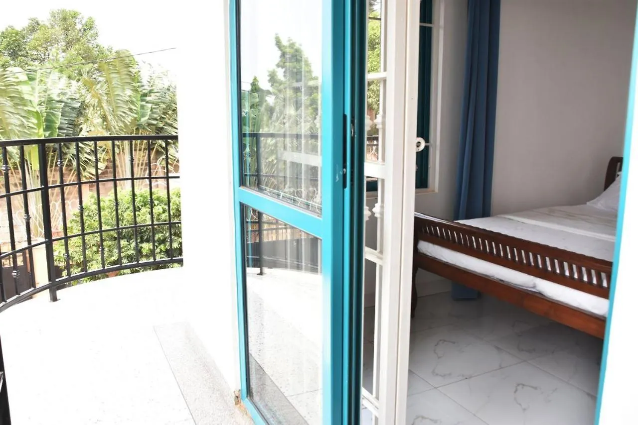 5 Bedroom Holiday Home In Kigo, Off Entebbe Expressway Kampala