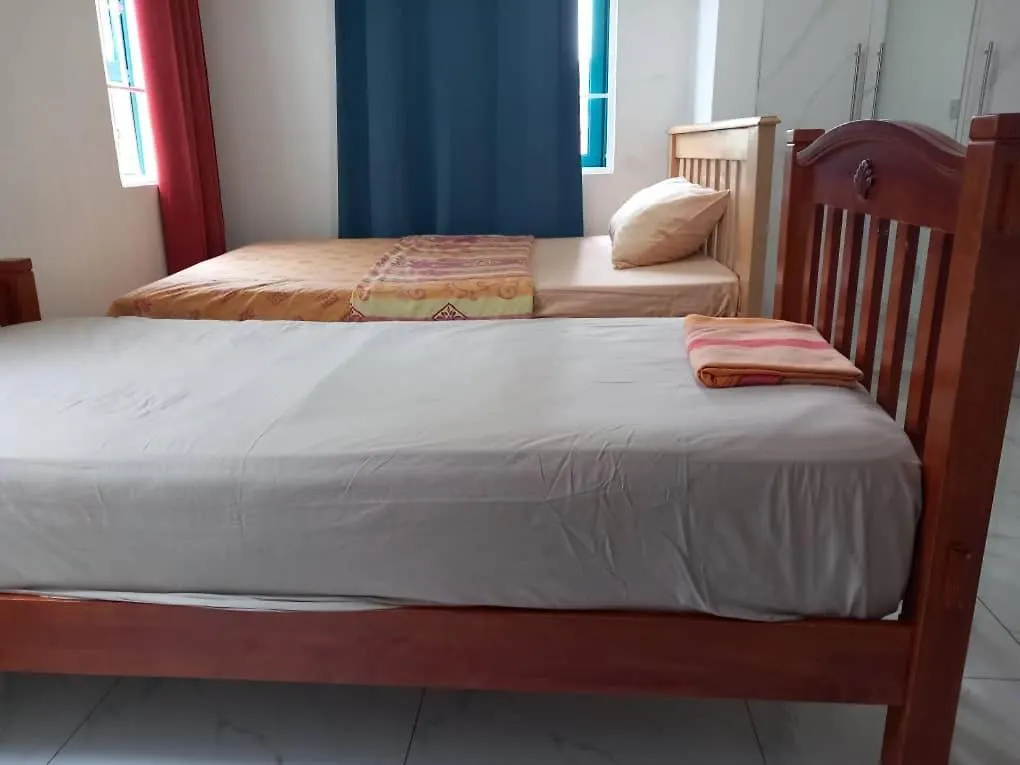 5 Bedroom Holiday Home In Kigo, Off Entebbe Expressway Kampala Ubytování v soukromí